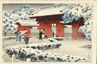 Hongo Red Gate in snow