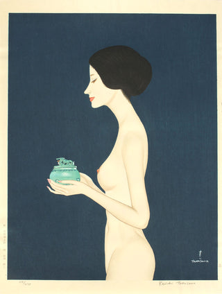 Femme brûlant de l'encens