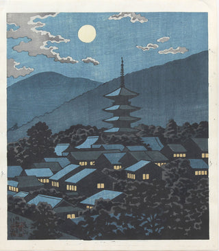 Luz de luna sobre la pagoda de Yasaka